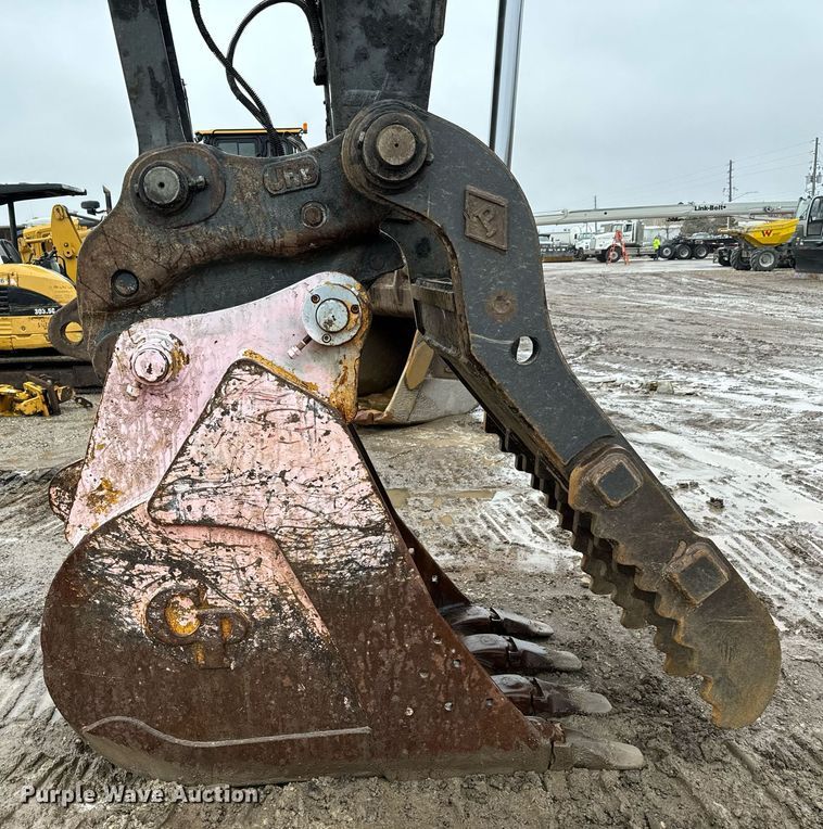 image for item NI9730 2007 John Deere 350D LC excavator