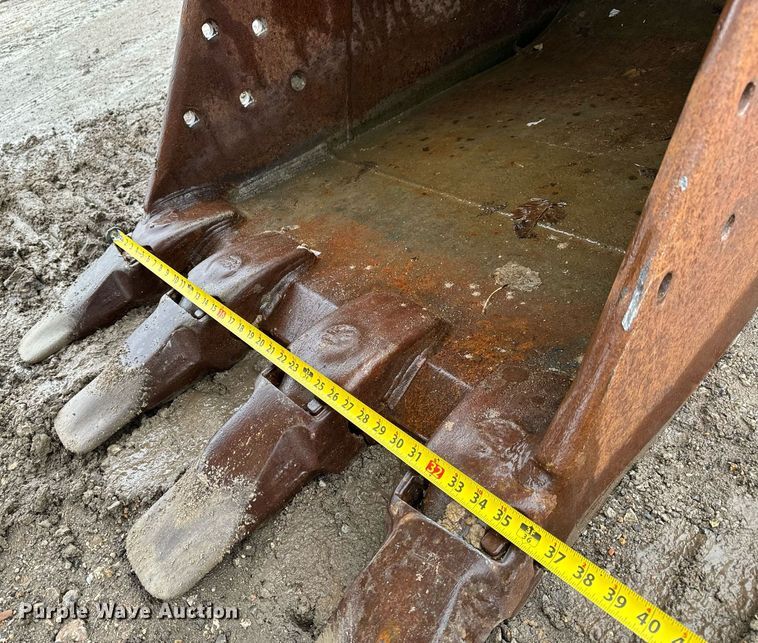 image for item NI9730 2007 John Deere 350D LC excavator