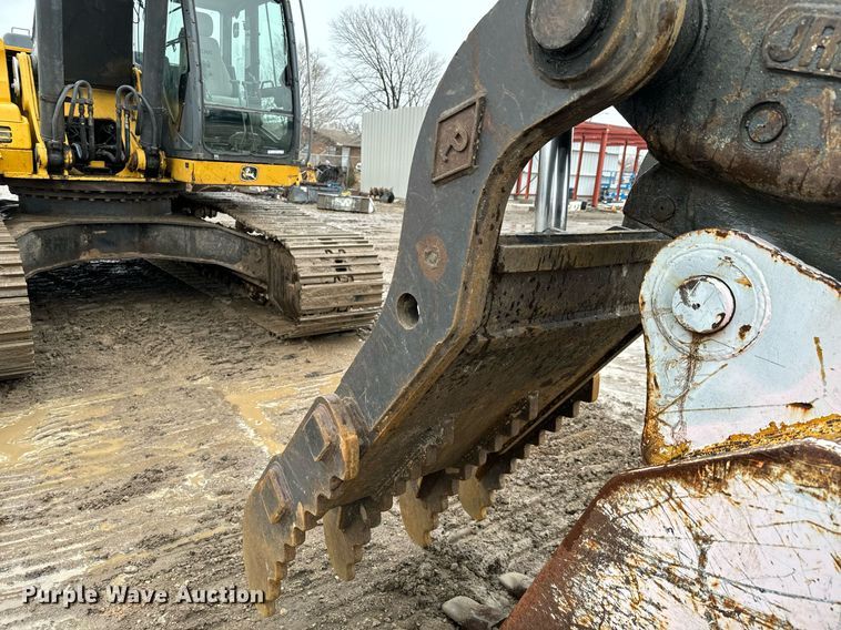 image for item NI9730 2007 John Deere 350D LC excavator