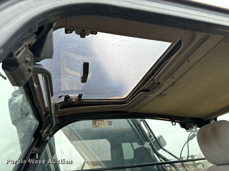 image for item NI9730 2007 John Deere 350D LC excavator