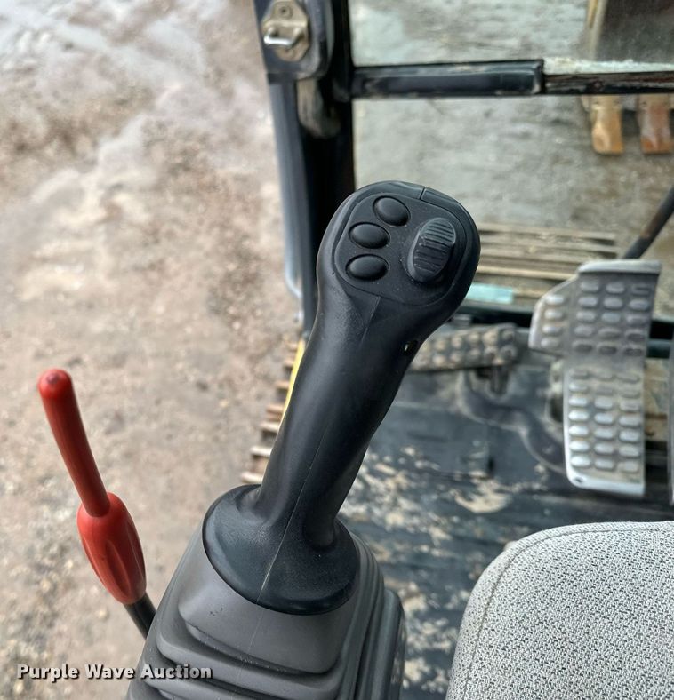 image for item NI9730 2007 John Deere 350D LC excavator