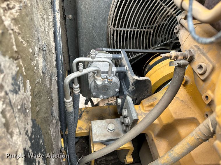 image for item NI9730 2007 John Deere 350D LC excavator