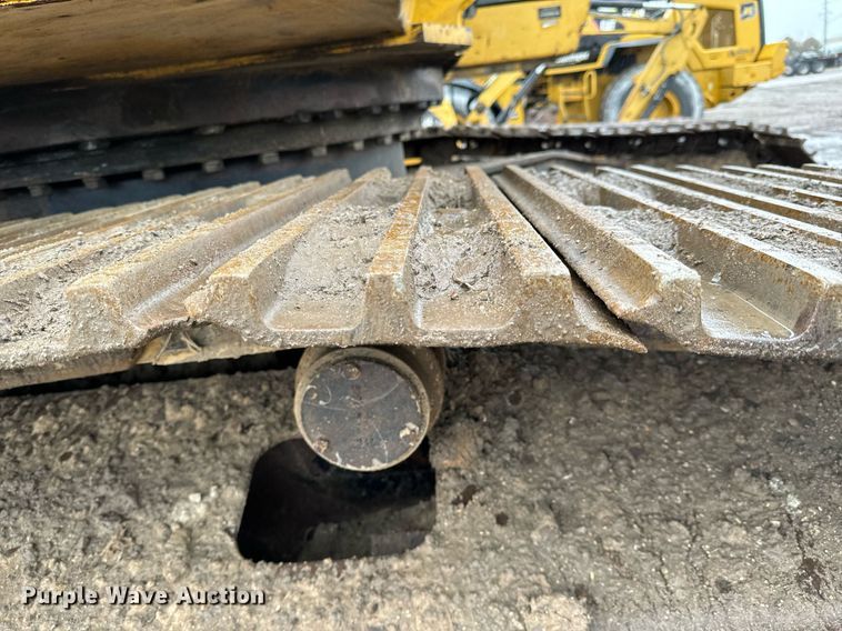 image for item NI9730 2007 John Deere 350D LC excavator