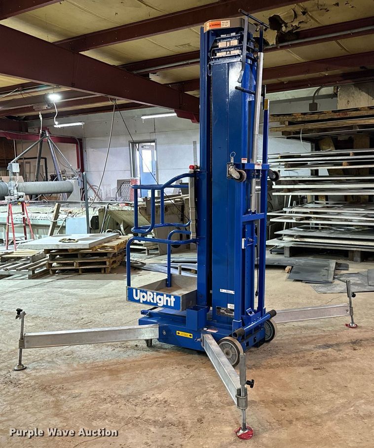 image for item NI9755 Up Right UL40 vertical lift
