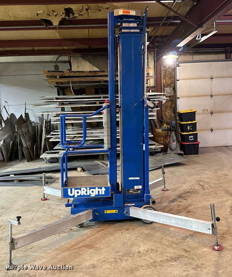 image for item NI9755 Up Right UL40 vertical lift