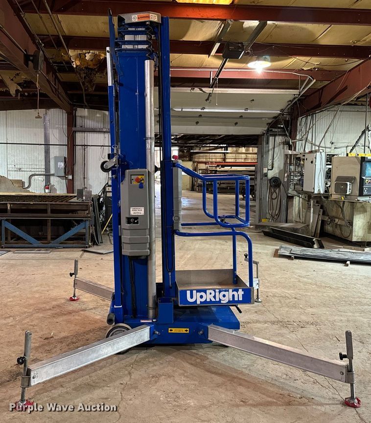 image for item NI9755 Up Right UL40 vertical lift