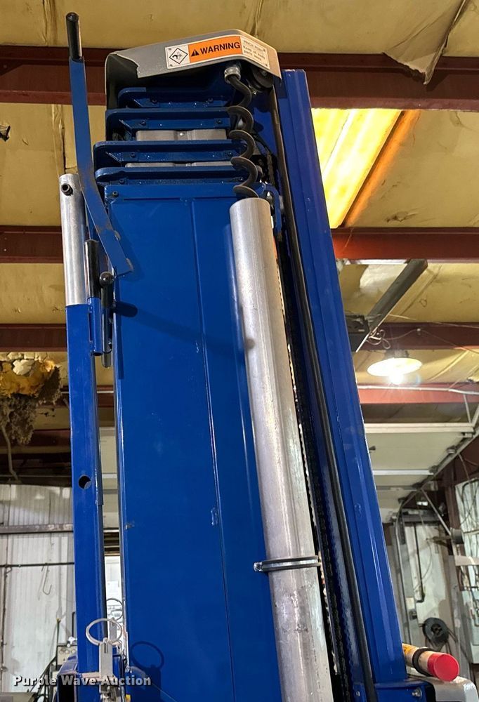 image for item NI9755 Up Right UL40 vertical lift