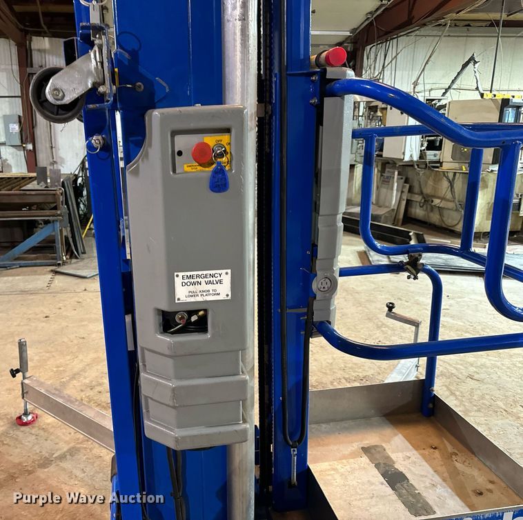 image for item NI9755 Up Right UL40 vertical lift