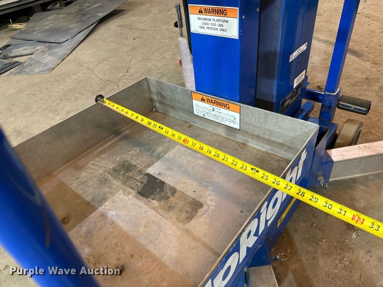 image for item NI9755 Up Right UL40 vertical lift