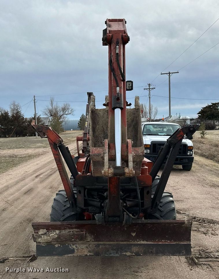 image for item NJ9283 1978 Ditch Witch R40 trencher