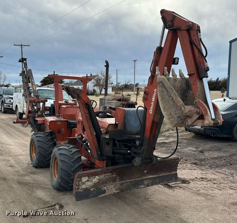 image for item NJ9283 1978 Ditch Witch R40 trencher