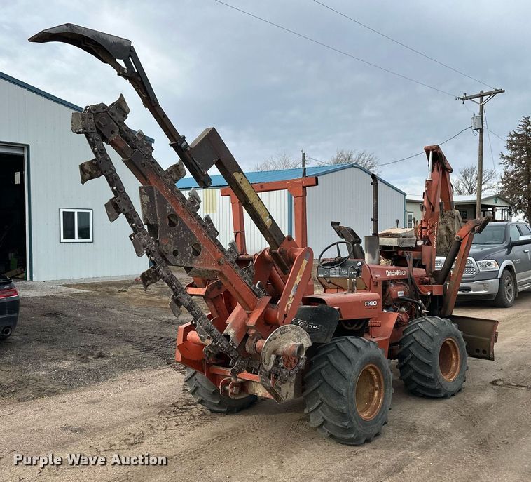 image for item NJ9283 1978 Ditch Witch R40 trencher
