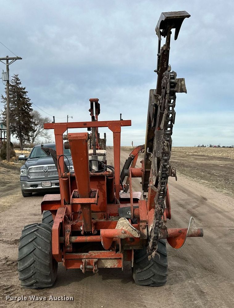 image for item NJ9283 1978 Ditch Witch R40 trencher