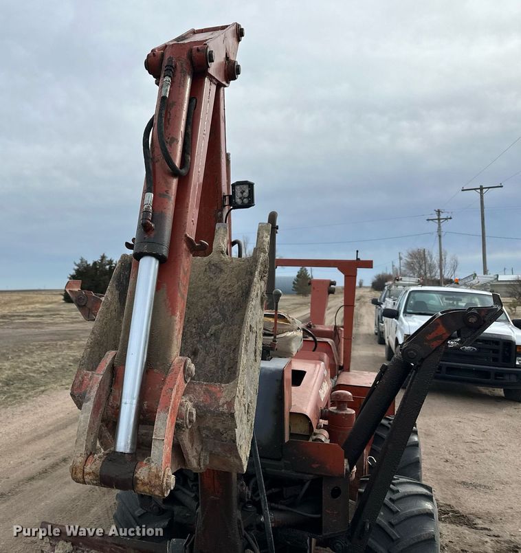 image for item NJ9283 1978 Ditch Witch R40 trencher