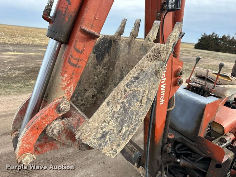 image for item NJ9283 1978 Ditch Witch R40 trencher