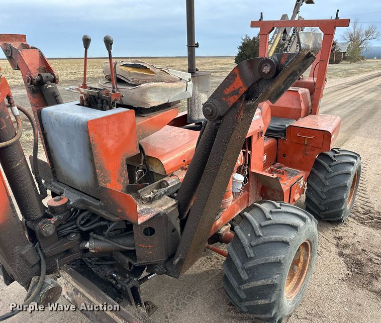 image for item NJ9283 1978 Ditch Witch R40 trencher