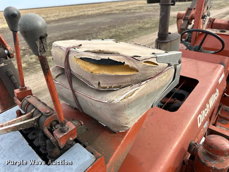 image for item NJ9283 1978 Ditch Witch R40 trencher