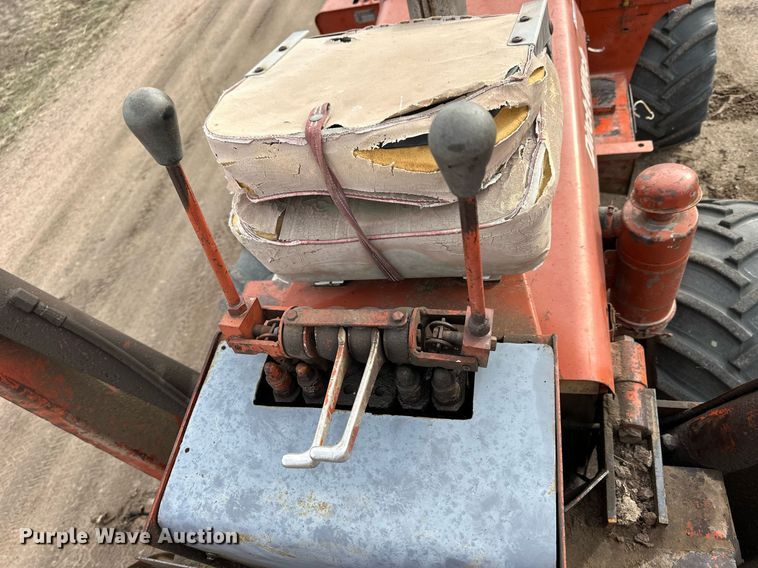 image for item NJ9283 1978 Ditch Witch R40 trencher