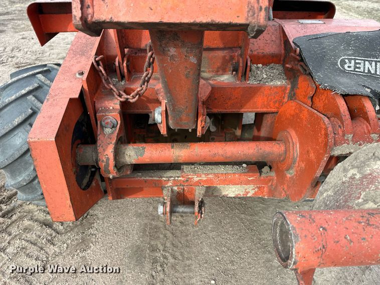image for item NJ9283 1978 Ditch Witch R40 trencher