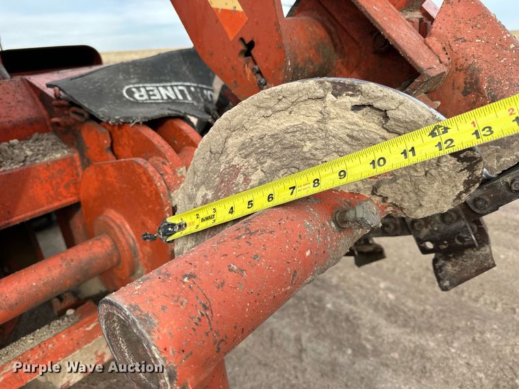 image for item NJ9283 1978 Ditch Witch R40 trencher