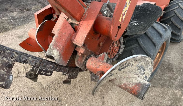 image for item NJ9283 1978 Ditch Witch R40 trencher