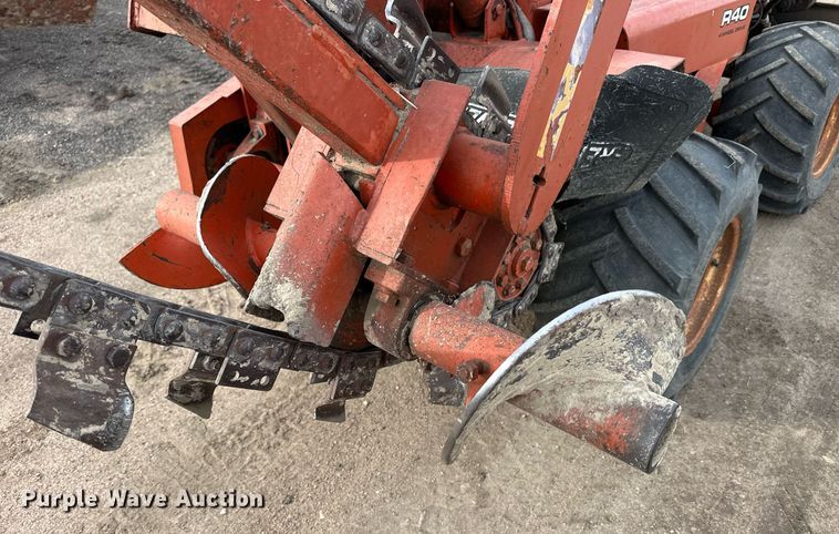 image for item NJ9283 1978 Ditch Witch R40 trencher