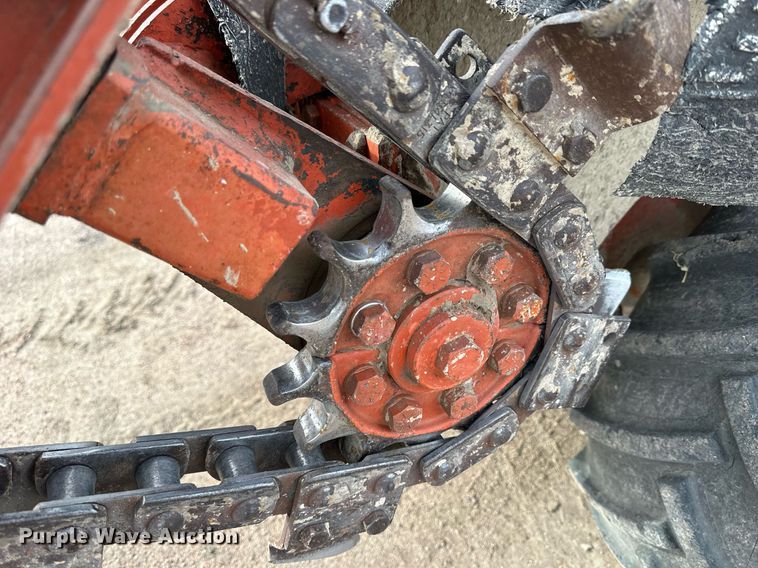 image for item NJ9283 1978 Ditch Witch R40 trencher