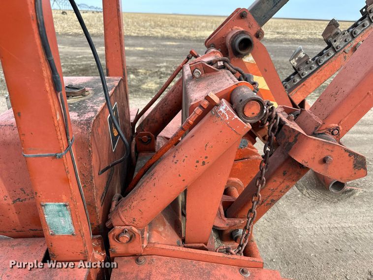 image for item NJ9283 1978 Ditch Witch R40 trencher
