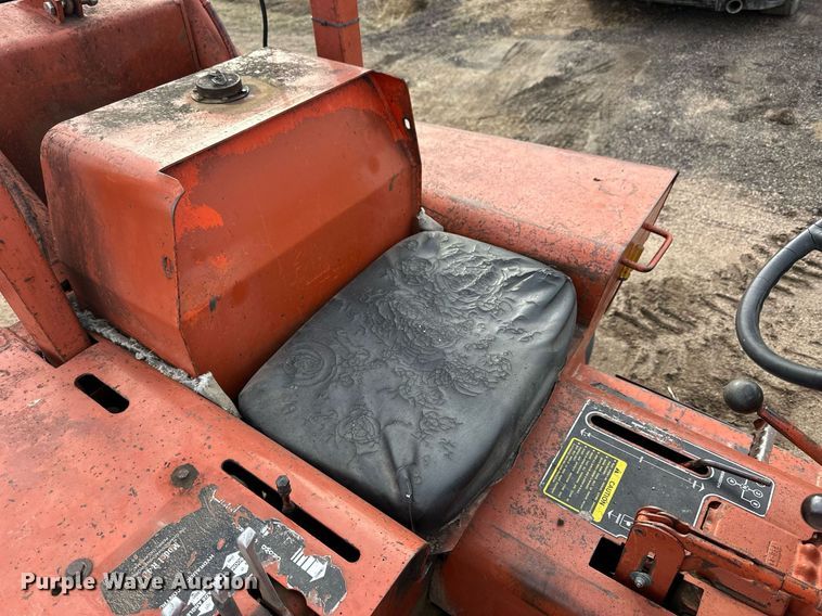 image for item NJ9283 1978 Ditch Witch R40 trencher