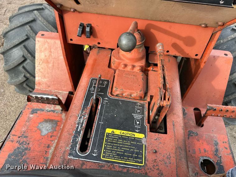 image for item NJ9283 1978 Ditch Witch R40 trencher
