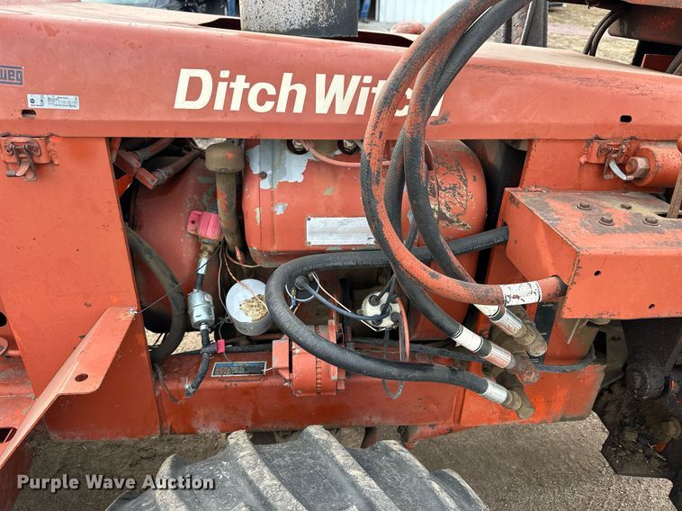 image for item NJ9283 1978 Ditch Witch R40 trencher