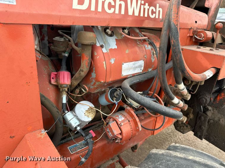 image for item NJ9283 1978 Ditch Witch R40 trencher