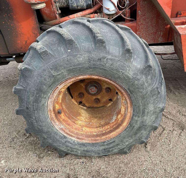 image for item NJ9283 1978 Ditch Witch R40 trencher