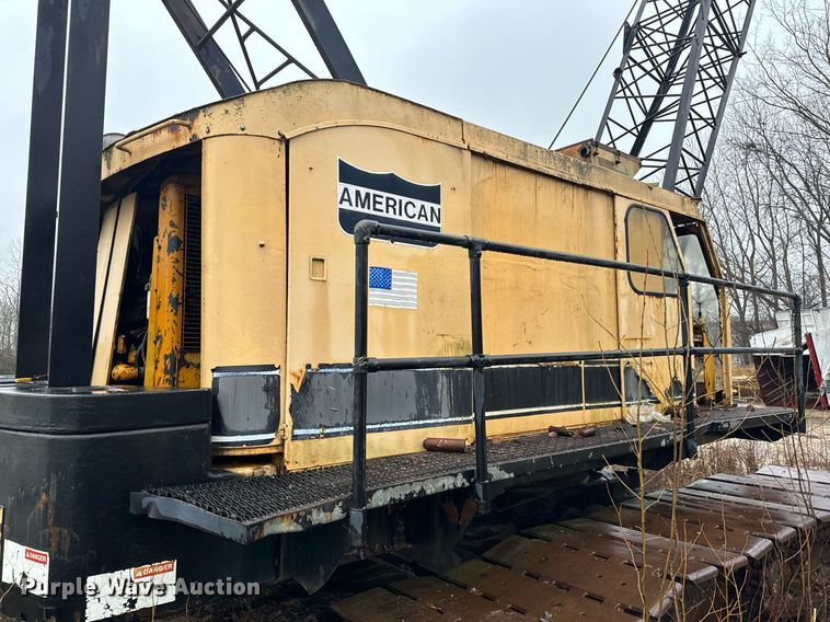 image for item NM9232 1980 American  7260 crane