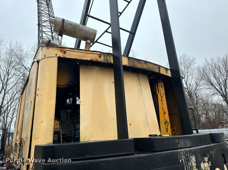 image for item NM9232 1980 American  7260 crane