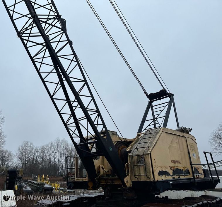 image for item NM9232 1980 American  7260 crane