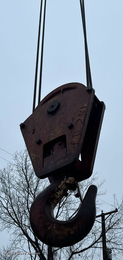 image for item NM9232 1980 American  7260 crane