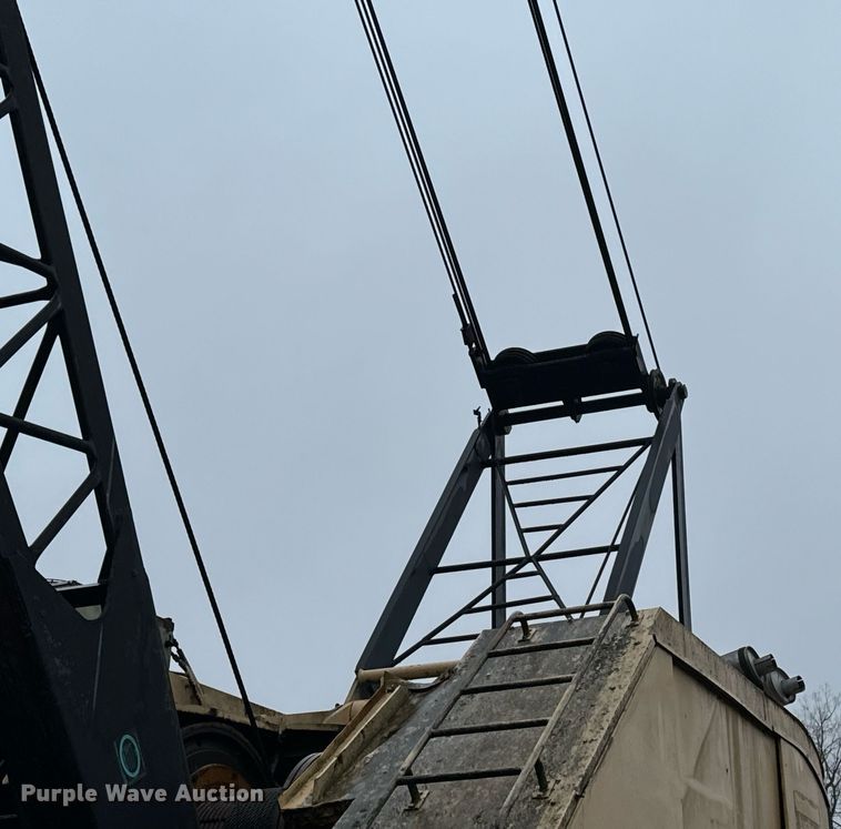 image for item NM9232 1980 American  7260 crane