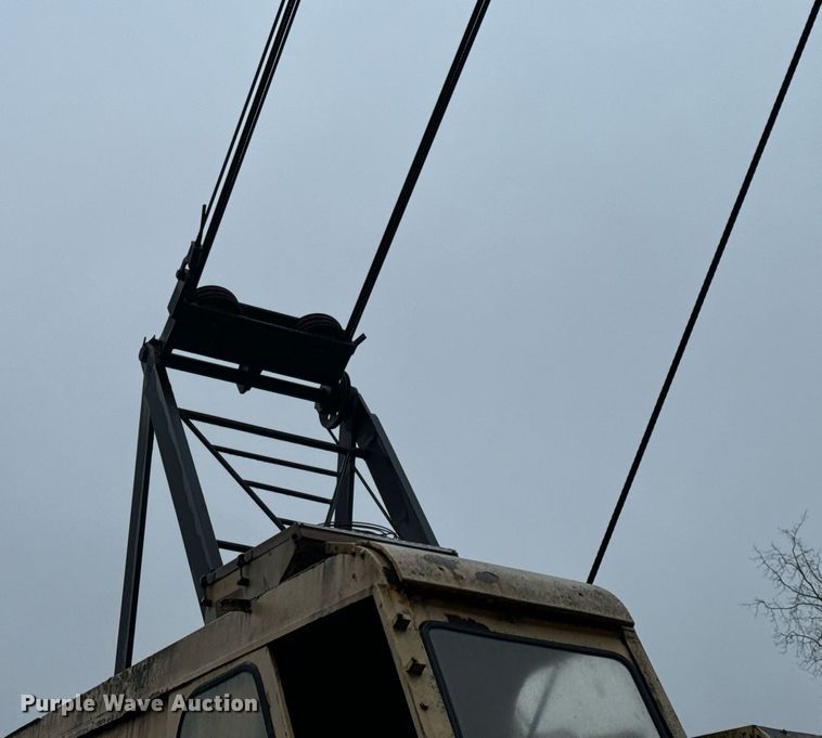 image for item NM9232 1980 American  7260 crane