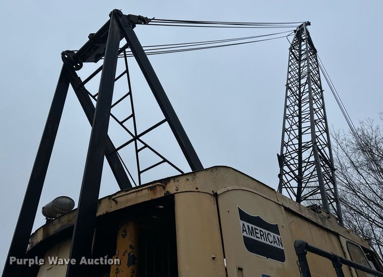 image for item NM9232 1980 American  7260 crane