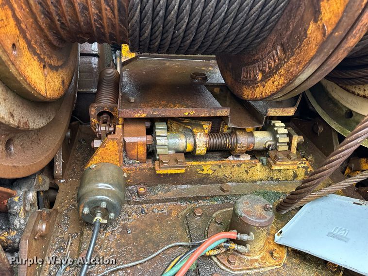 image for item NM9232 1980 American  7260 crane