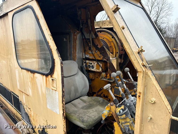 image for item NM9232 1980 American  7260 crane