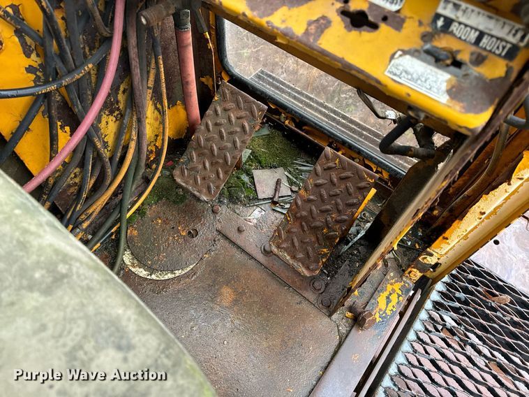 image for item NM9232 1980 American  7260 crane