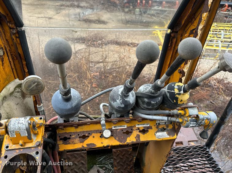 image for item NM9232 1980 American  7260 crane