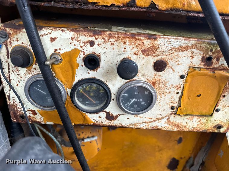 image for item NM9232 1980 American  7260 crane