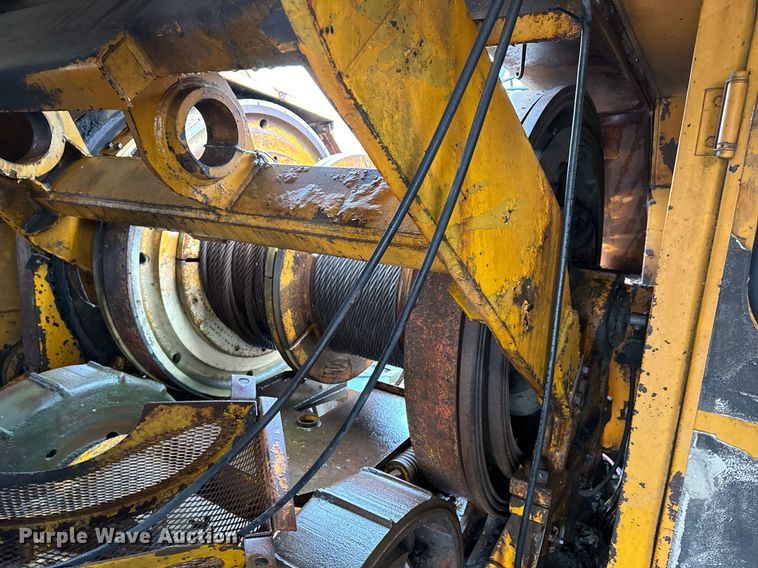 image for item NM9232 1980 American  7260 crane