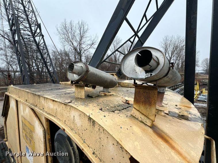 image for item NM9232 1980 American  7260 crane