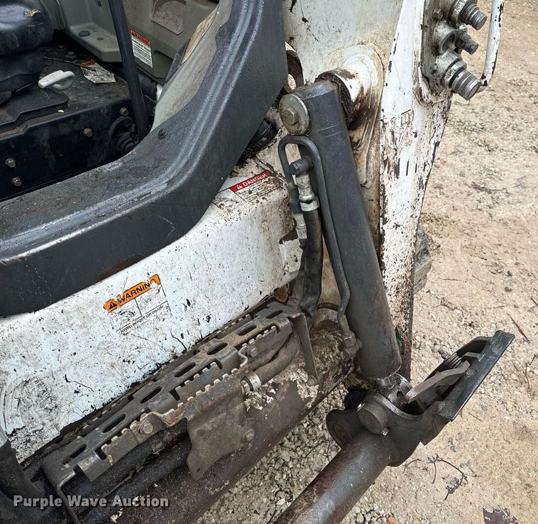 image for item NM9239 2015 Bobcat T630 tracked skid steer loader