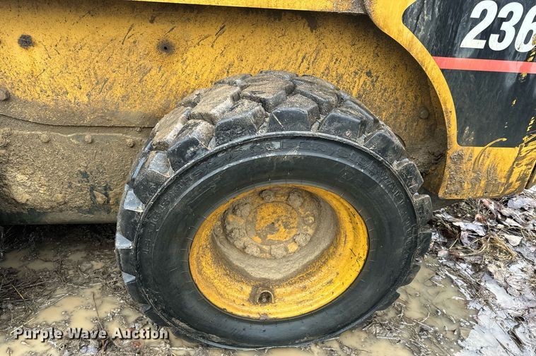image for item NM9240 2007 Caterpillar 236B skid steer loader