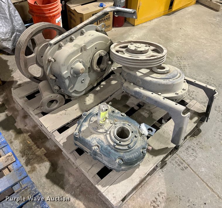 image for item NM9242 (3) gear boxes